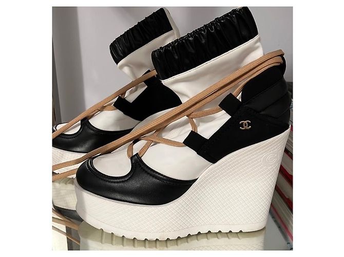 Stivaletti con zeppa Chanel nero bianco pelle 38 - vista 6