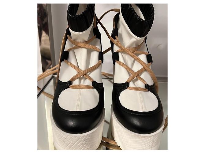 Stivaletti con zeppa Chanel nero bianco pelle 38 - vista 7