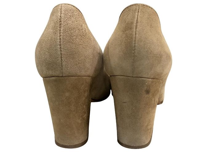 Autre Marque Sergio Rossi Wildleder Pumps mit dicker Sohle und mandelförmiger Spitze Beige - Ansicht 4