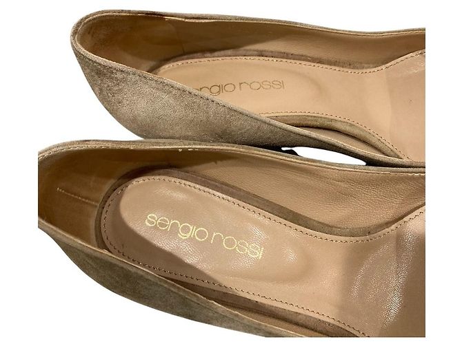 Autre Marque Sergio Rossi Wildleder Pumps mit dicker Sohle und mandelförmiger Spitze Beige - Ansicht 6