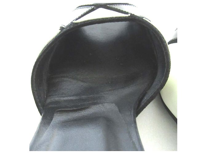 Sandali con tacco alto Roger Vivier Nero Bianco - vista 11