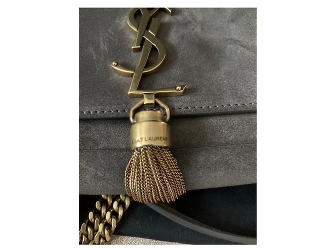 Yves Saint Laurent Kate 99 frange in suede color taupe - vista 10