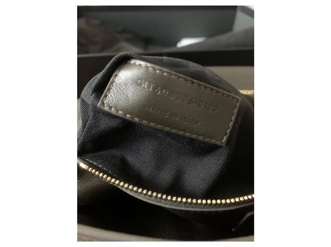 Yves Saint Laurent Kate 99 frange in suede color taupe - vista 5