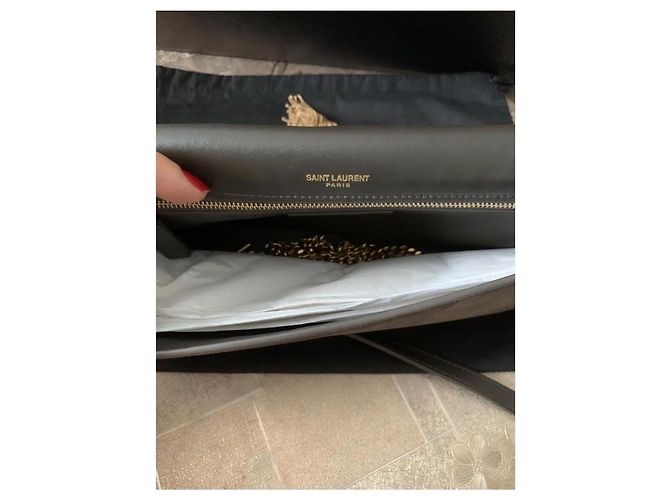 Yves Saint Laurent Kate 99 frange in suede color taupe - vista 9
