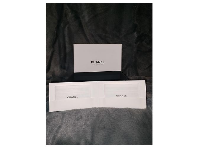White and black empty box for mini Chanel bag - view 6