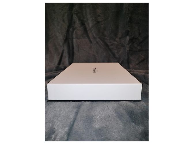 White and black empty box for Chanel fine bag - view 2