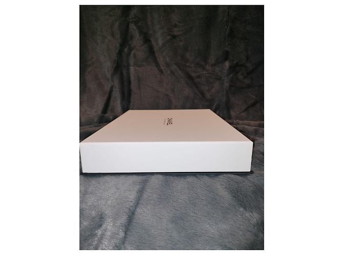 White and black empty box for Chanel fine bag - view 3