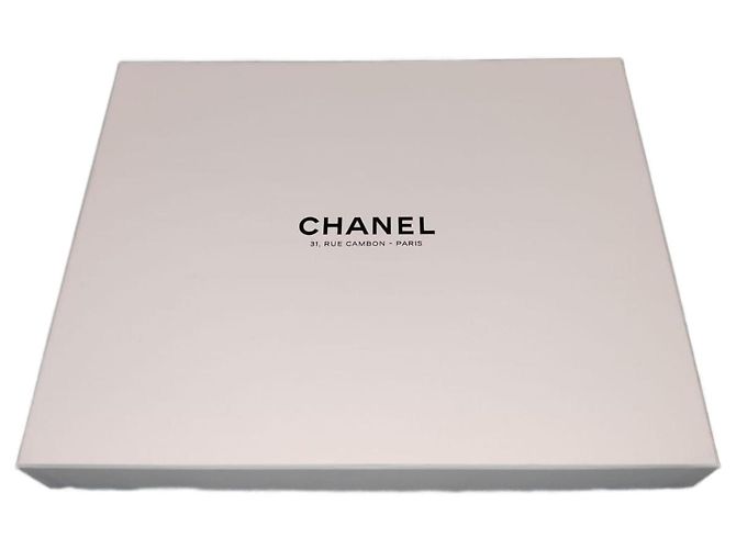 White and black empty box for Chanel fine bag - view 7