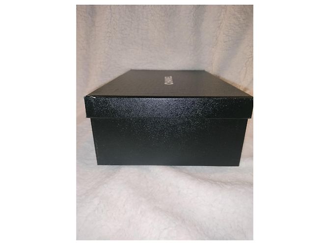 Black empty shoe box Chanel with tissue paper - view 4
