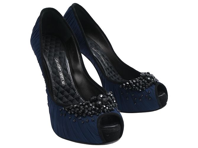 Décolleté aperti decorati in satin blu navy di Giorgio Armani - vista 4