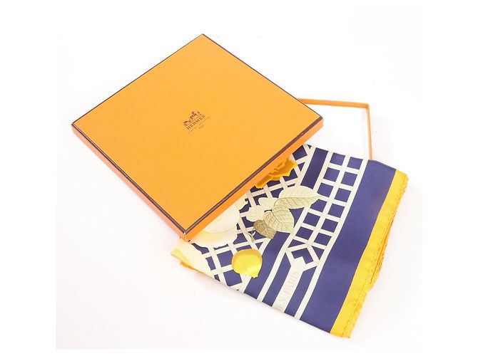 Garden Pañuelo de seda Hermès Carré 90 "ROSERAIE" en amarillo - vista 17
