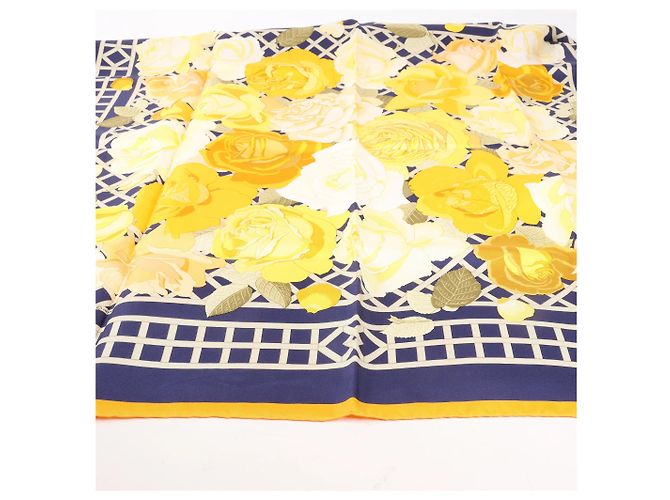 Garden Pañuelo de seda Hermès Carré 90 "ROSERAIE" en amarillo - vista 6