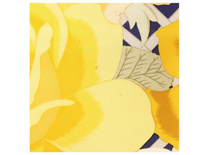 Garden Pañuelo de seda Hermès Carré 90 "ROSERAIE" en amarillo - vista 9