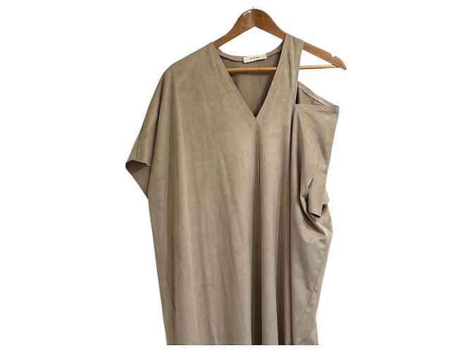Autre Marque Vestido Maxi Asimétrico AERON Beige - vista 3