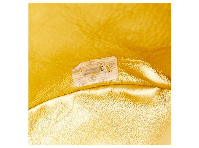 Mochila Matelassé Coco Mark da Chanel em Couro de Cordeiro Dourado - vista 12