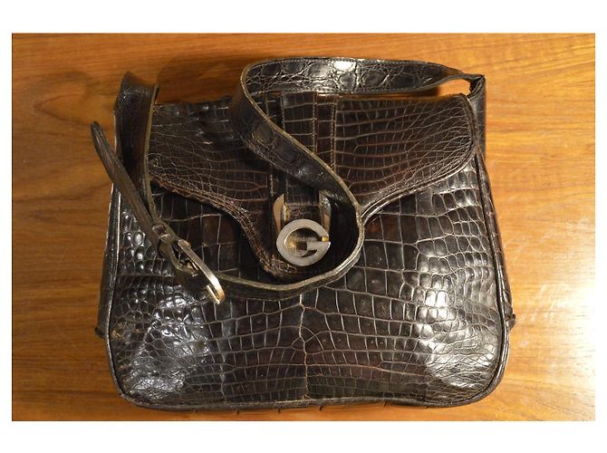 Borsa a spalla Gucci in coccodrillo color cioccolato - vista 2