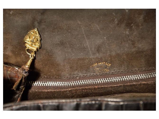 Borsa a spalla Gucci in coccodrillo color cioccolato - vista 8