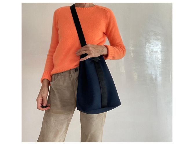 Autre Marque Borsa a spalla in neoprene blu marino con finitura nera Nero Blu navy - vista 12