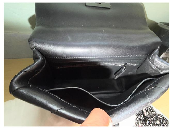 Borsa Valentino Garavani Roman Stud Nera in pelle d'agnello Nero - vista 10