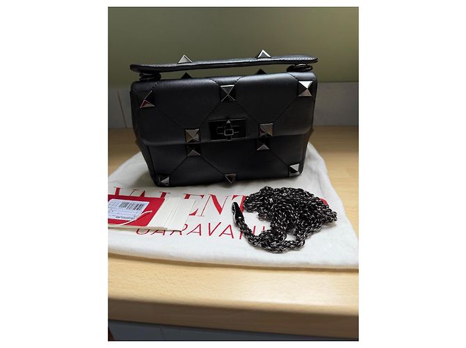 Borsa Valentino Garavani Roman Stud Nera in pelle d'agnello Nero - vista 2