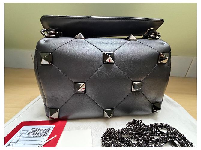 Borsa Valentino Garavani Roman Stud Nera in pelle d'agnello Nero - vista 4