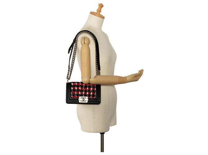 Borsa a spalla piccola Boy di Chanel con catena Nero Rosso - vista 9