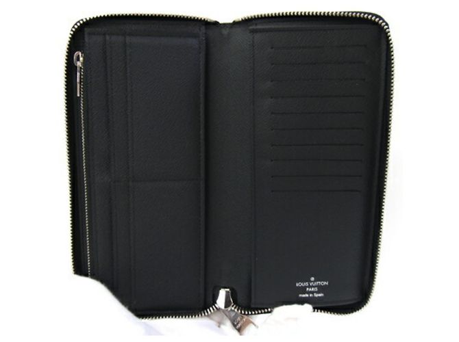 Louis Vuitton Taiga Zippy Wallet Black - view 3