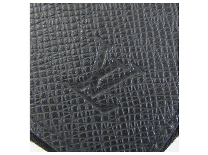 Louis Vuitton Taiga Zippy Wallet Black - view 6