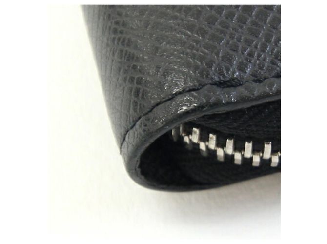 Louis Vuitton Taiga Zippy Wallet Black - view 7