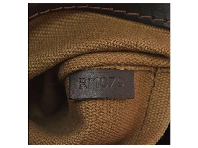 Borsa a Spalla da Uomo Louis Vuitton Coffee Utah Yuma Marrone - vista 17