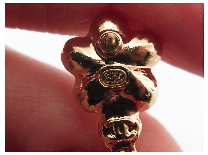 NUOVE ORECCHINI CHANEL LOGO CC A PENDENTE CON PERLE E STRASS D'oro - vista 6