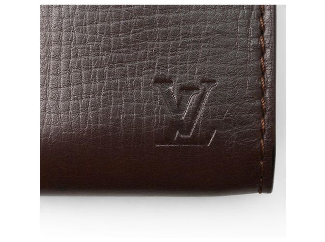 Louis Vuitton Vintage Keycase in Brown Utah Leather - view 6