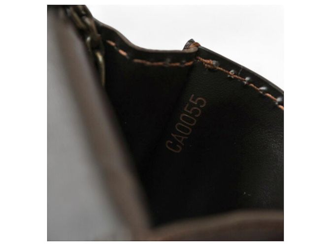 Louis Vuitton Vintage Keycase in Brown Utah Leather - view 7