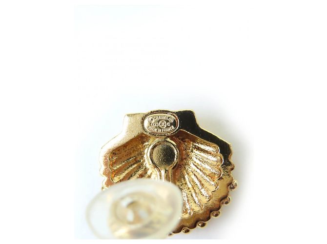 Orecchini Chanel G23C design a conchiglia con marchio Coco in strass - vista 8