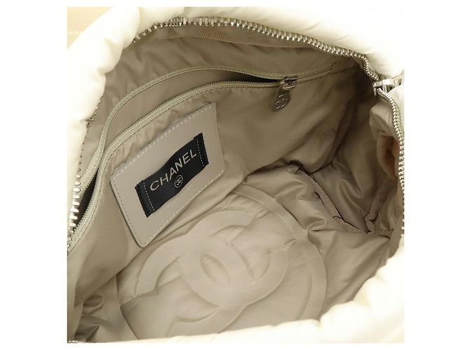 Timeless Borsa a tracolla in nylon Doudoune Chanel Rosa Bianco - vista 5