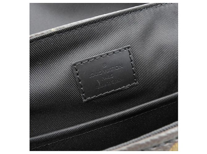 Borsa a Spalla LV Trail Monogram Macassar di Louis Vuitton Nero Monogramma - vista 8