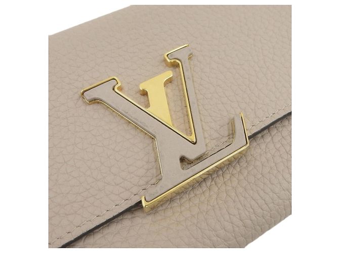 Louis Vuitton Portefeuille Capucines Long Wallet Beige - view 5