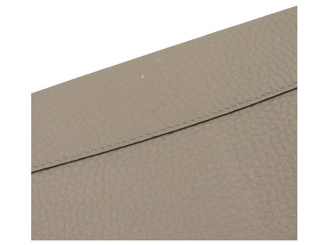 Louis Vuitton Portefeuille Capucines Long Wallet Beige - view 8