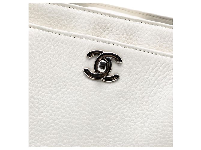 Borsa Executive Cerf in Caviar Bianco Medio di Chanel - vista 6