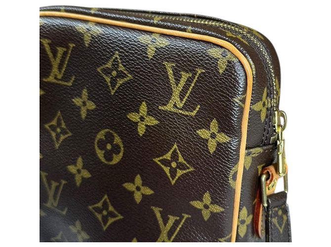 Borsa a Spalla Monogram Danube di Louis Vuitton Marrone - vista 11