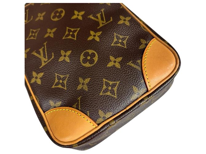 Borsa a Spalla Monogram Danube di Louis Vuitton Marrone - vista 8