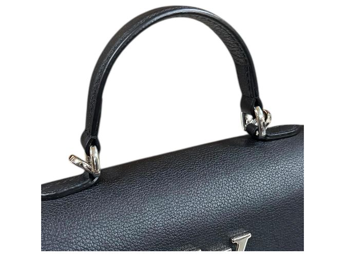Borsa a Spalla Lock Me Ever MINI di Louis Vuitton Nero - vista 12