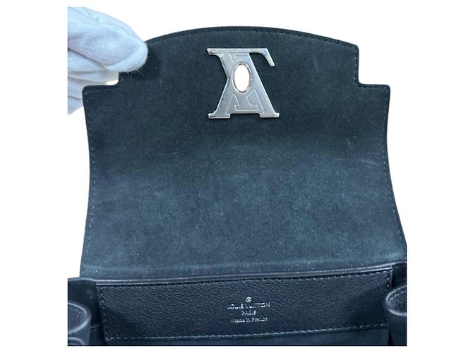 Borsa a Spalla Lock Me Ever MINI di Louis Vuitton Nero - vista 7