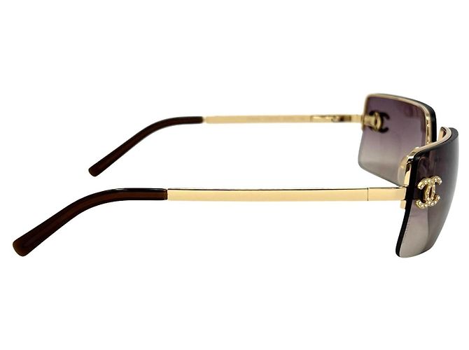 Occhiali da sole Chanel CC Logo con strass color viola e dorati D'oro Porpora - vista 3