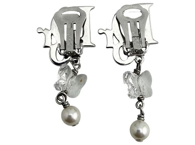 Orecchini in perle argentate con logo Christian Dior in cristalli strass - vista 2