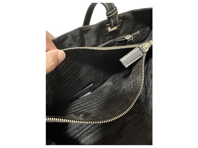 Borsa a spalla in pelle di vitello nera con logo in nylon Prada Nero - vista 5