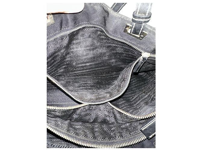 Borsa a spalla in pelle di vitello nera con logo in nylon Prada Nero - vista 7