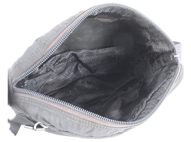 Borsa a tracolla incrociata in nylon nero con logo Prada Sport - vista 6