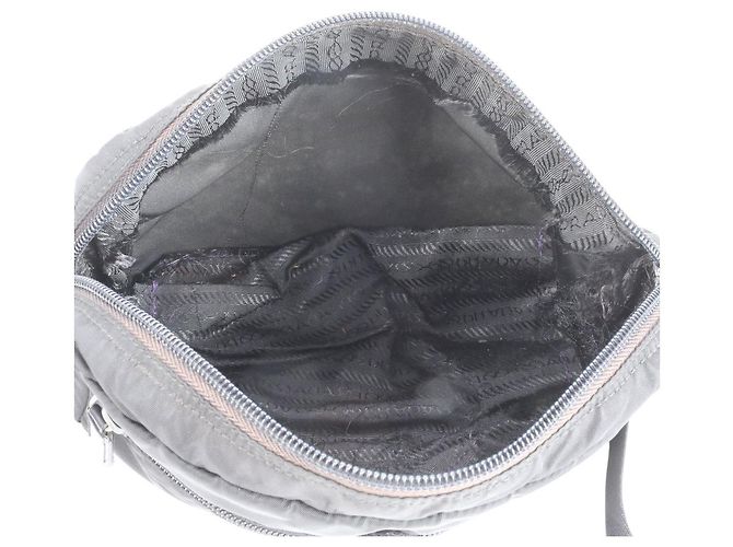 Borsa a tracolla incrociata in nylon nero con logo Prada Sport - vista 9