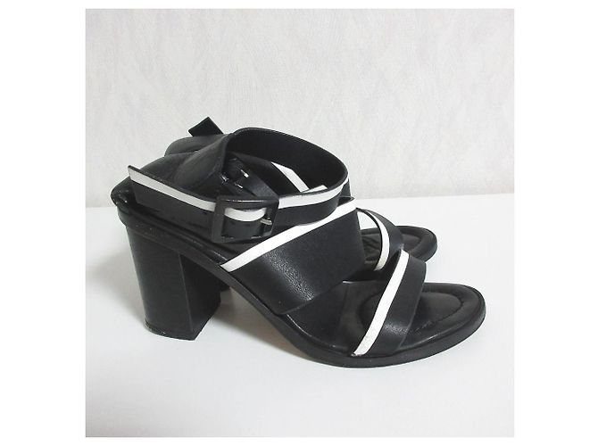 Autre Marque MAX&Co. Leder Chunky Heel Riemchensandalen Schwarz - Ansicht 2